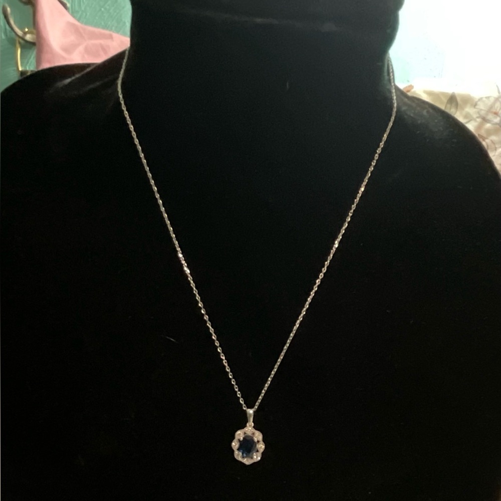 Oval 1.75 ct Sapphire & Diamond Necklace